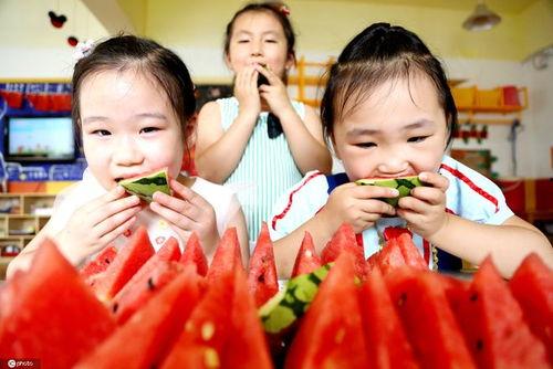 最新吃瓜娱乐,明星恋情曝光,幕后黑手竟是...